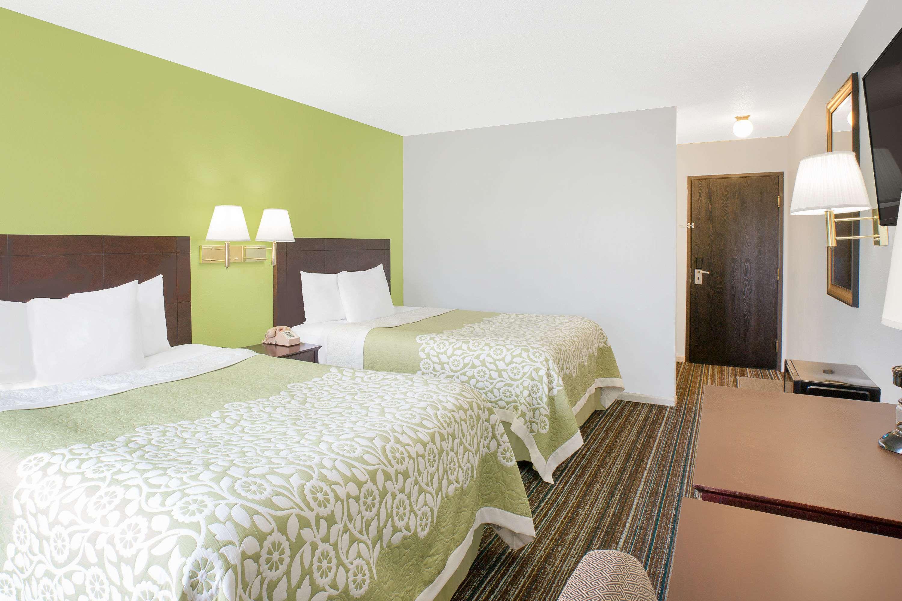 Days Inn By Wyndham York Exterior photo