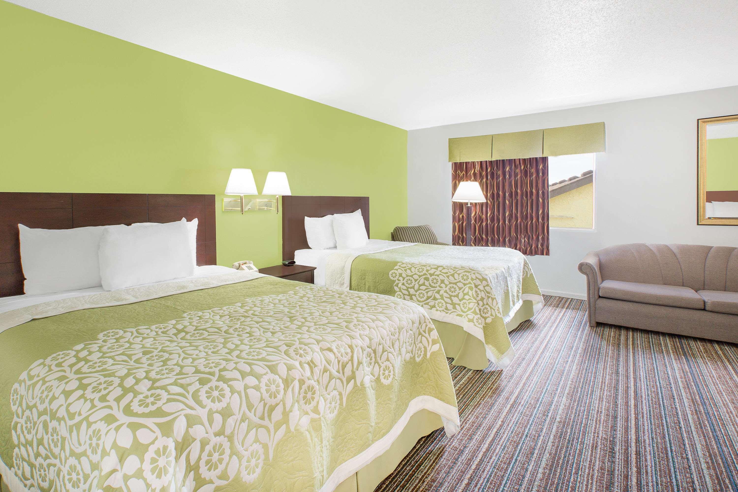 Days Inn By Wyndham York Exterior photo