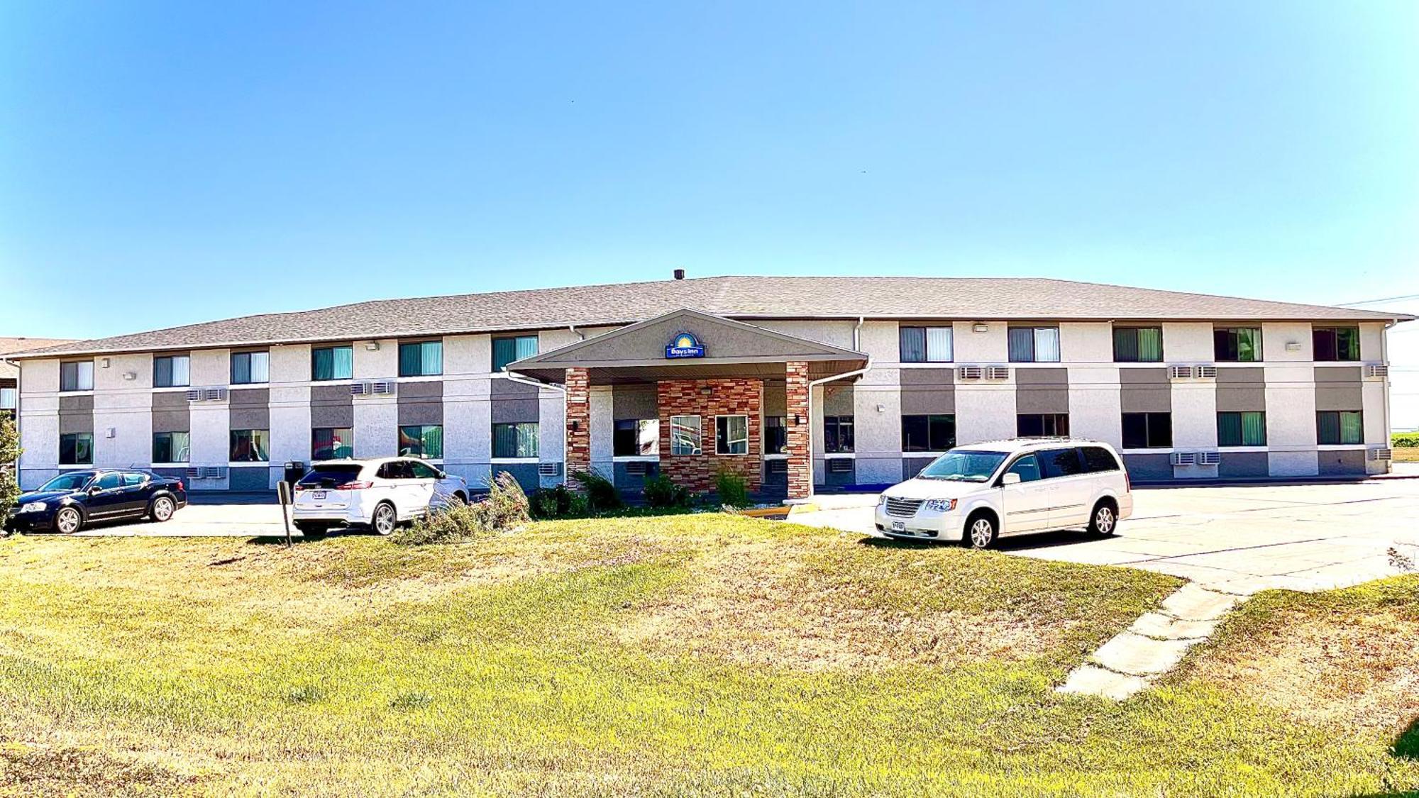 Days Inn By Wyndham York Exterior photo